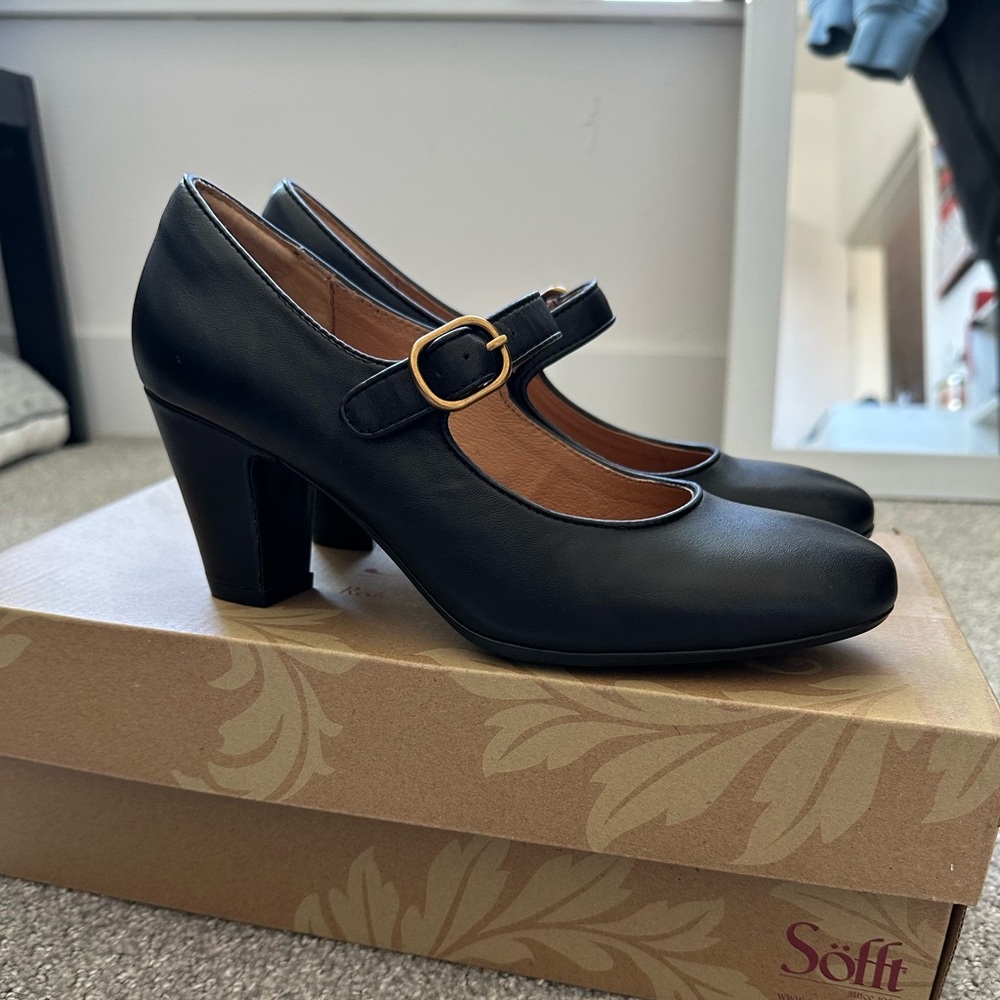 Sofft black Mary Jane heels (style Leslie)